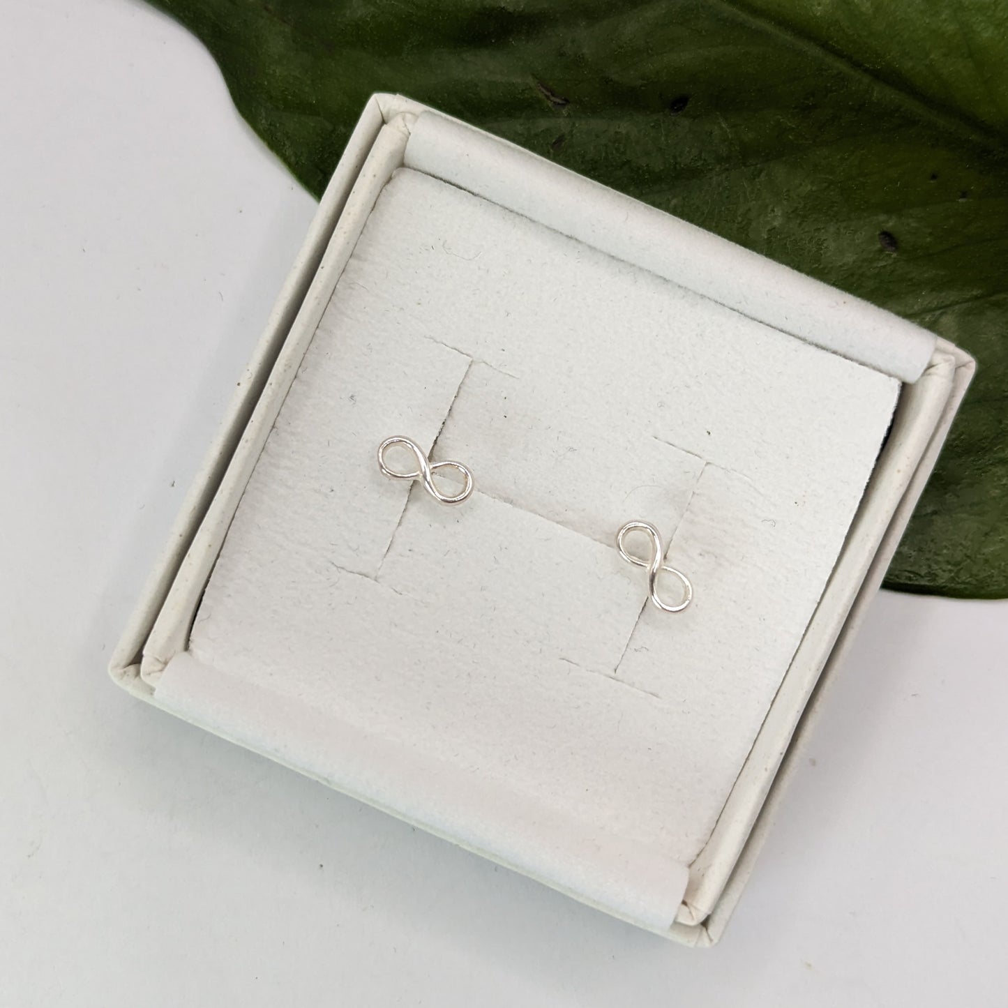 Studs | Mini Infinity